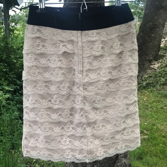 Creamy lace H&M Skirt - Picture 2 of 8